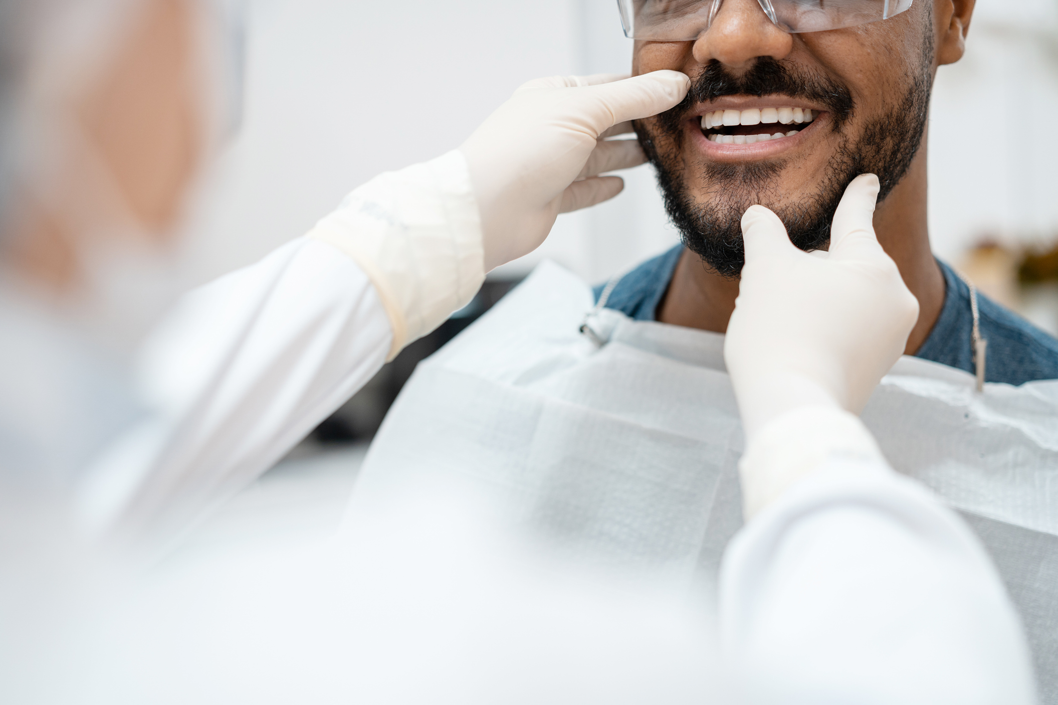 El papel de la odontología estética en tratamientos reconstructivos