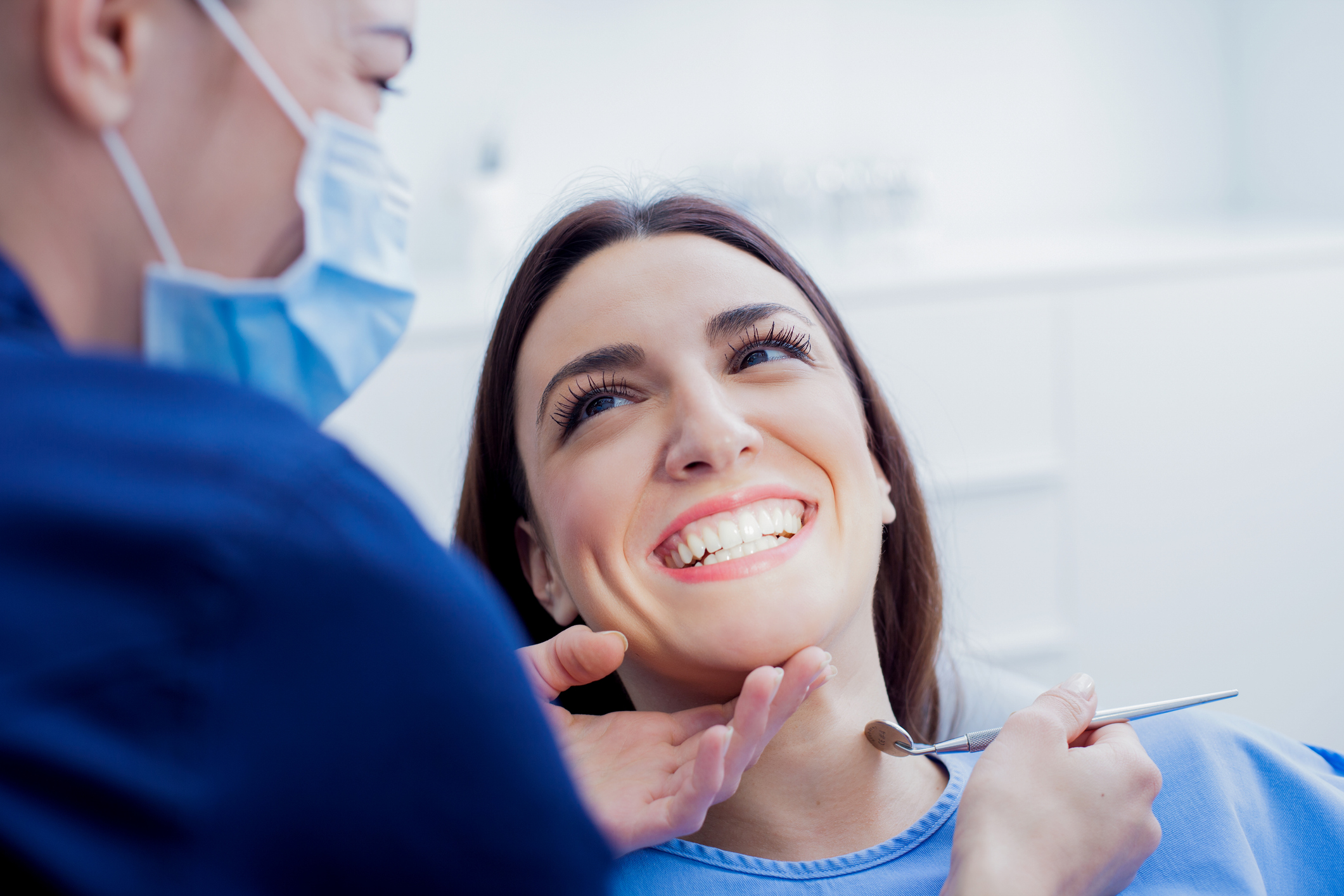 Restauración dental: reconstrucciones completas para sonrisas dañadas o perdidas